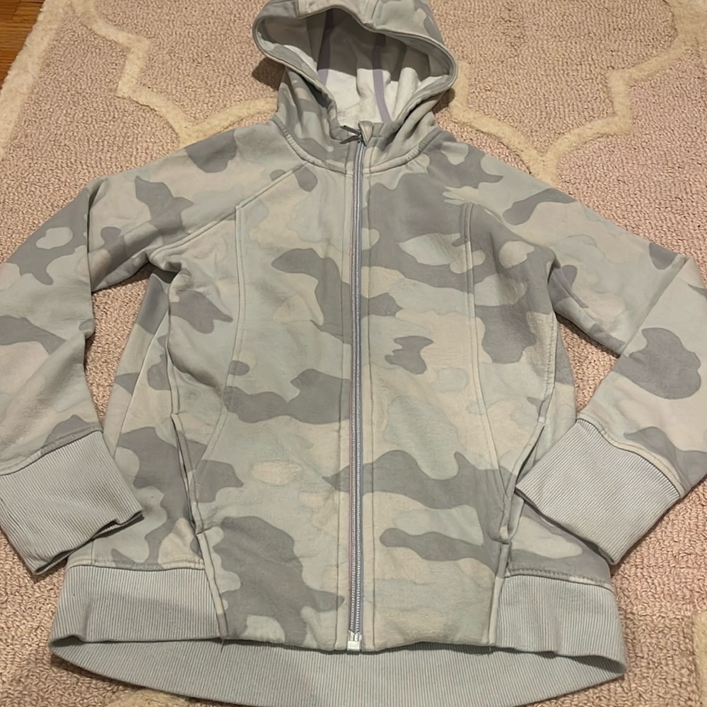 Camo sweatshirt